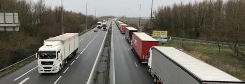 L'A16 bloquée au niveau de la frontière ce lundi à 20h