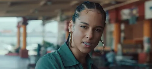 Underdog : le nouveau single de Alicia Keys