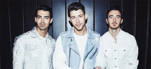 Jonas Brothers invitent leurs épouses dans leur nouveau clip