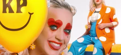 "Smile" : Katy Perry fait le clown pour le clip