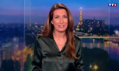 Anne-Claire Coudray se lâche en direct sur TF1 : "Euh il a fumé la...