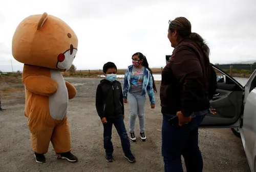 États-Unis : un homme marche 600 km déguisé en ours