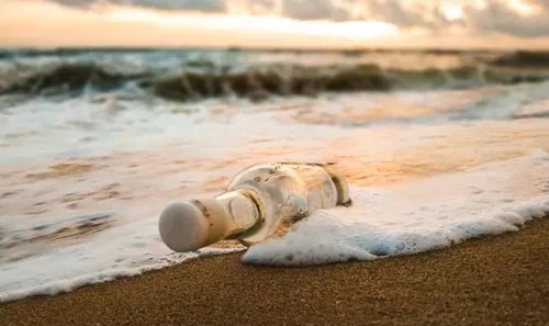 Une bouteille à la mer jetée aux États-Unis traverse l’Atlantique...