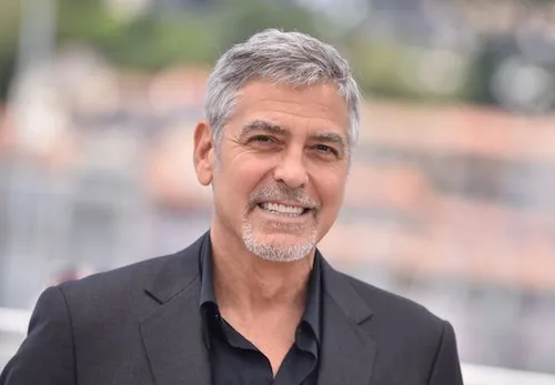 Pour leur sécurité, George Clooney demande aux médias de ne pas...