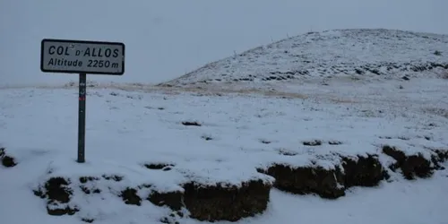 Alpes : le col d'Allos fermé à cause de la neige