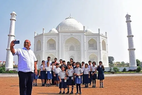 Il fait construire une réplique du Taj Mahal en l’honneur de son...