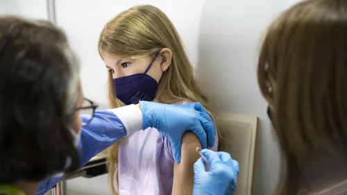 Covid-19 : la vaccination de tous les enfants 5-11 ans approuvée...