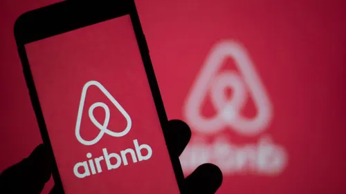 Airbnb : par solidarité, des milliers de personnes font des...