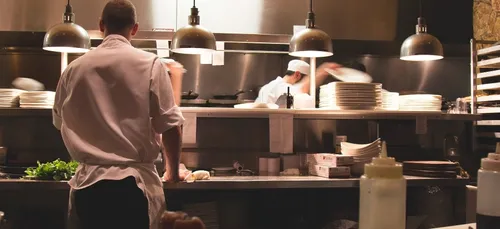 Un restaurant propose une soupe dont le bouillon mijote depuis 45...