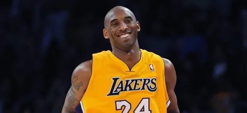 Kobe Bryant, la star de la NBA, se tue dans un accident d’hélicoptère.