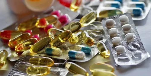 Les ambulanciers livrent bénévolement les médicaments à domicile