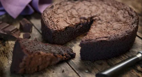 La recette gourmande et ultra-rassasiante du gâteau au chocolat qui...