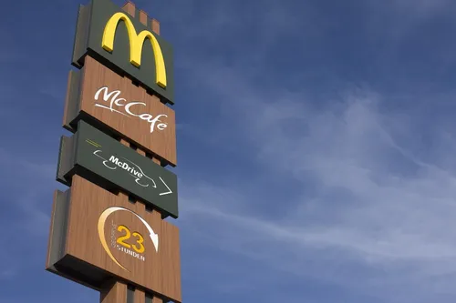 McDonald’s offre un repas gratuit par jour au personnel soignant...