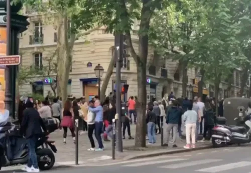 Ce week-end, des Parisiens ont décidé de danser dans la rue en...