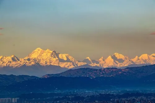 Grâce au confinement, l’Everest est visible depuis Katmandou pour...