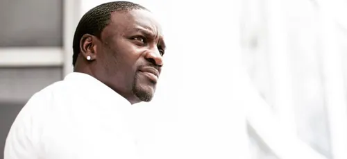 Akon annonce un budget de 6 milliards pour construire sa ville au...