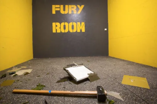 Fury Room : l’activité insolite à Paris où vous avez le droit de...