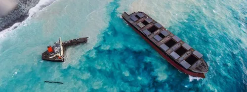 Le navire échoué au large de l’île Maurice s’est finalement brisé...