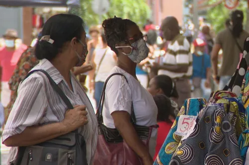 Coronavirus : le masque désormais obligatoire dans certaines rues...