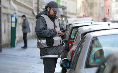 Le stationnement reste payant durant le reconfinement à Paris