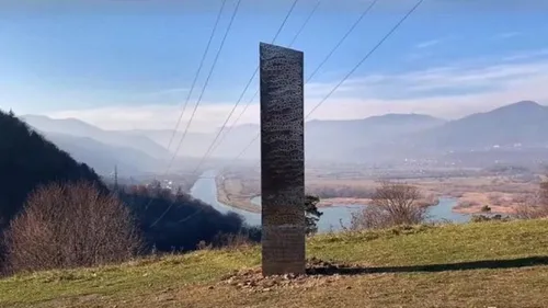 Un nouveau monolithe mystérieux découvert en Roumanie