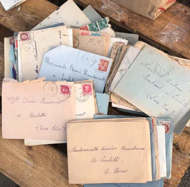 Sauvées d’une déchetterie, 200 lettres d’amour de la Seconde Guerre...