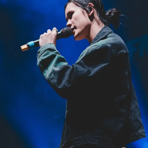 06