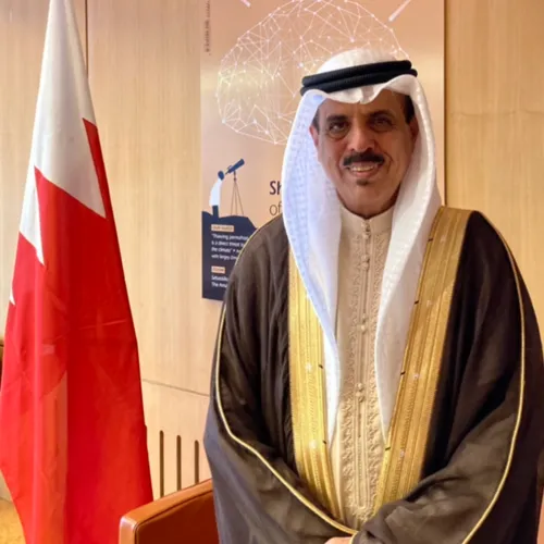LIKAATS: Avec Monsieur  le ministre bahreïni de l’éducation  MAJID BIN ALI ALNUAIMI