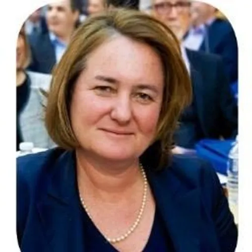 Béatrice de Lavalette, Maire adjointe de Suresnes