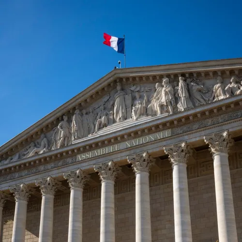 Immigration : la première niche parlementaire de l'UDR subit un...