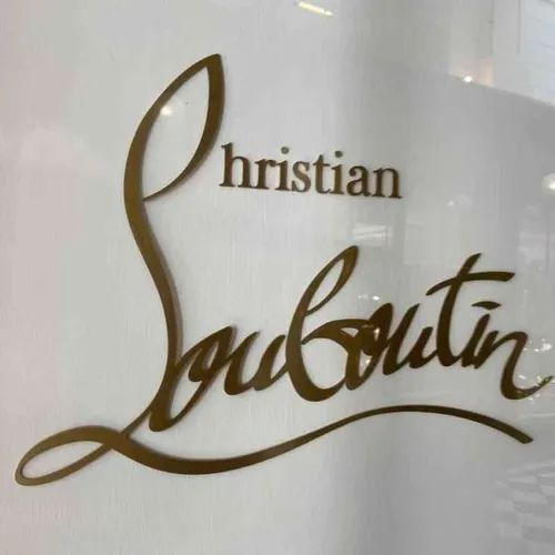 [ Faits divers ] Une ex-salariée de Christian Louboutin arrêtée...