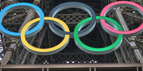 [ SPORT ] Paris 2024 : Premiers athlètes paralympiques accueillis...