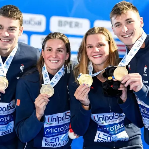 [ SPORT / NATATION ]: Les Bleus champions d’Europe en relais 4x100m...