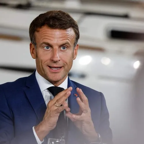 [ Politique ] Emmanuel Macron face à la crise : une allocution...