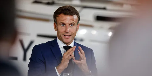 [ Politique ] Emmanuel Macron face à la crise : une allocution...