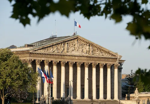 [ SOCIETE ] Réforme des retraites: A quelques heures du verdict à...
