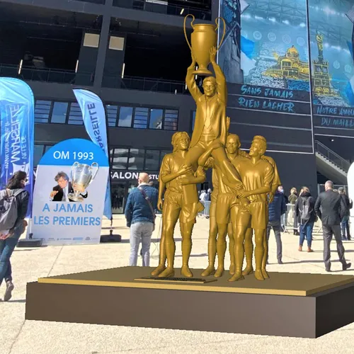 [ Foot ] OM : une statue de Bernard Tapie inaugurée le 16 mai...