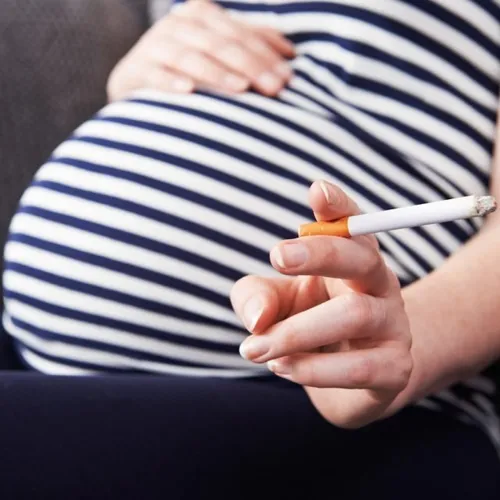 [ SANTE ] Tabac et grossesse : Plus de 10% des femmes françaises...