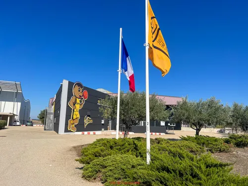 [ SOCIETE ] Une nouvelle dénomination pour la Halle des sports à...