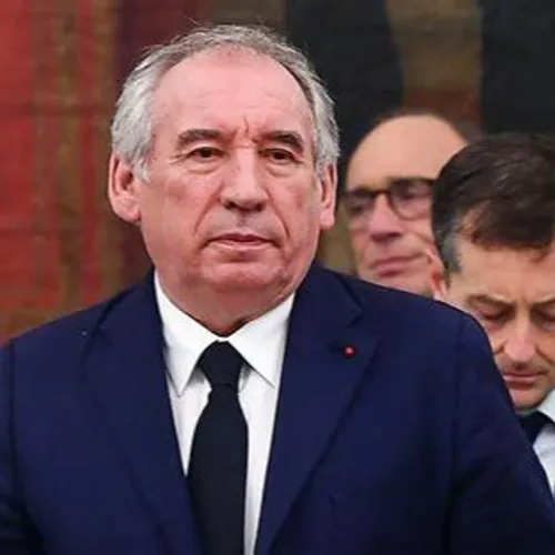 [ Politique ] François Bayrou : Annonce imminente de son...