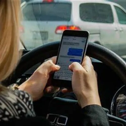 [ Sécurité ] Comportements dangereux au volant : 1 automobiliste...
