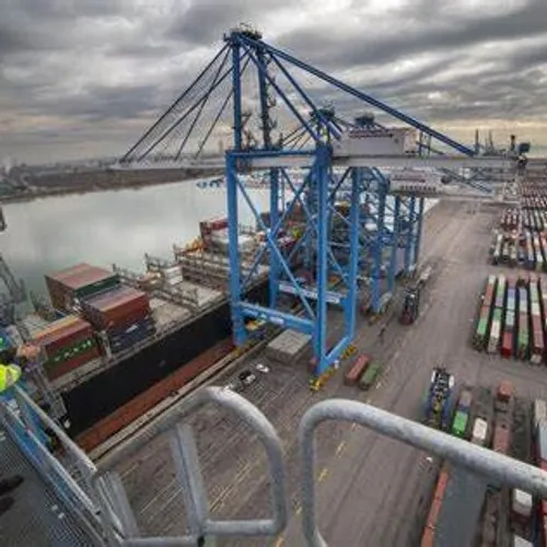 [ Société ] Opération port mort : Dockers en grève à Marseille et...