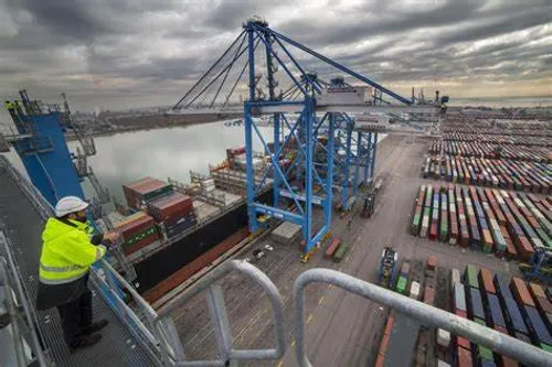 [ Société ] Opération port mort : Dockers en grève à Marseille et...