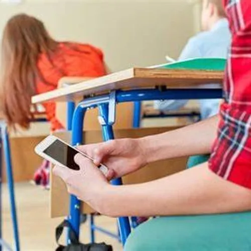 [ Société ] Interdiction Généralisée du Téléphone Portable en...