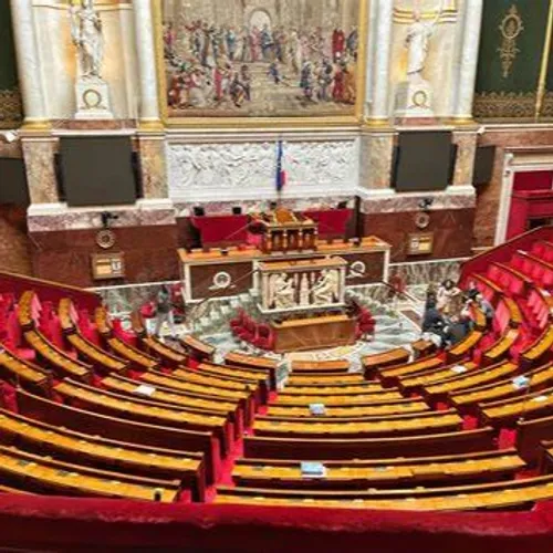 [ Economie ] Budget 2025 : Débats houleux à l’Assemblée nationale,...