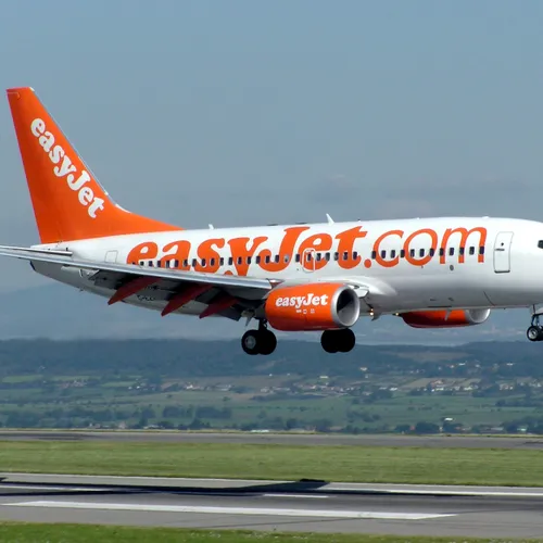 [ Faits Divers ] Atterrissage d'urgence d'un avion easyJet à...