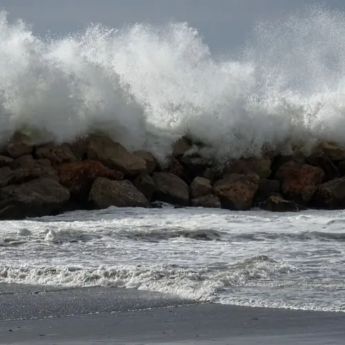 [ ENVIRONNEMENT - FRANCE ] Tsunami sur les côtes méditerranéennes...