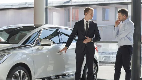 [ SOCIETE ]: Plus d’un concessionnaire automobile sur 2 envisage...
