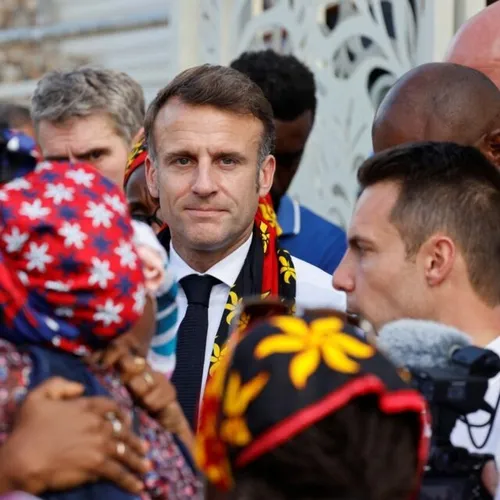 [ Société ] Emmanuel Macron à Mayotte : une loi spéciale annoncée...