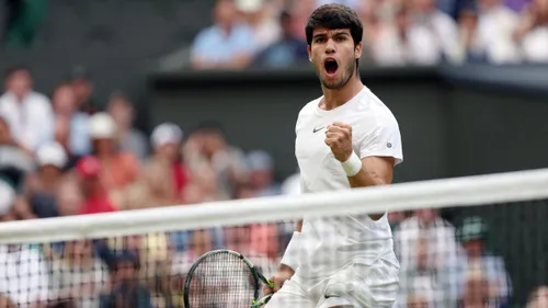 [ SPORT - TENNIS ] Carlos Alcaraz entre dans la légende avec une...